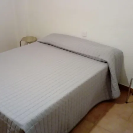 Plaza De España Pensión 2*