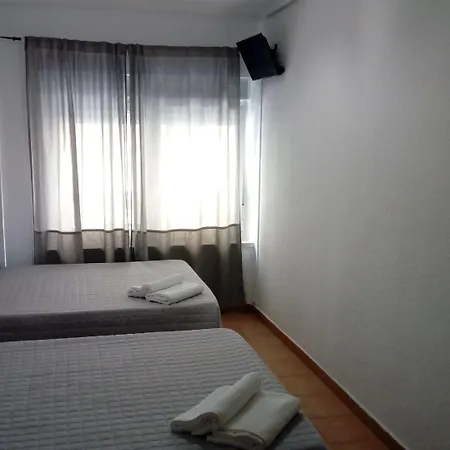 בית הארחה Plaza De Espana 2*