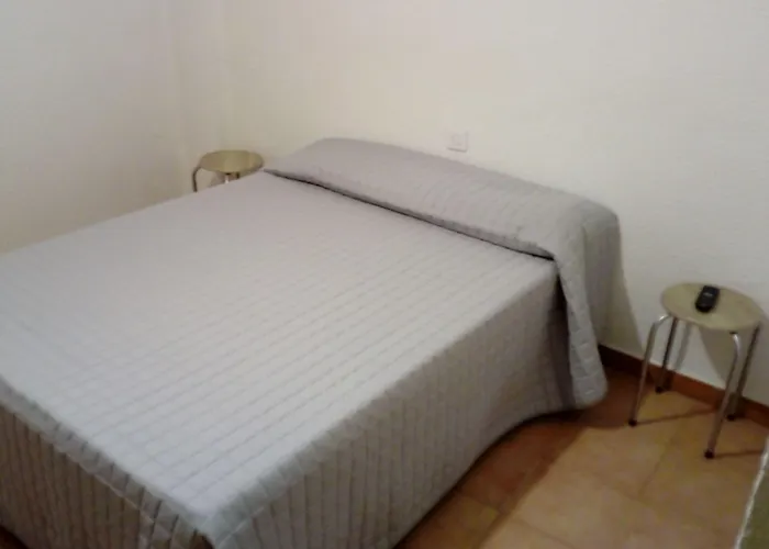 Plaza De España Pensión 2*